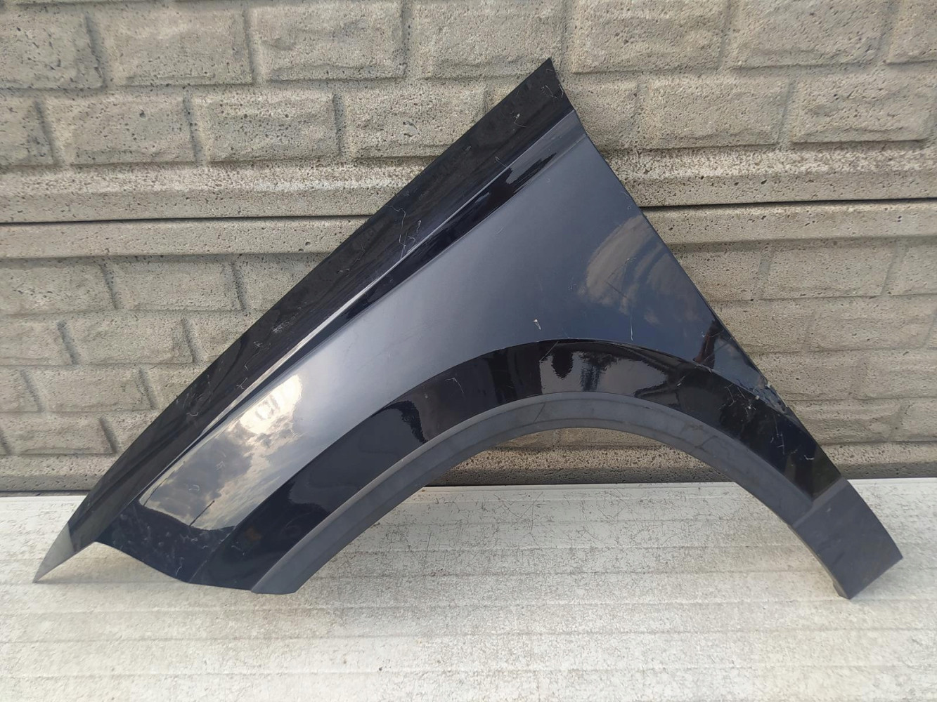 SEAT ATECA BŁOTNIK LEWY PRZEDNI - (12516464983)