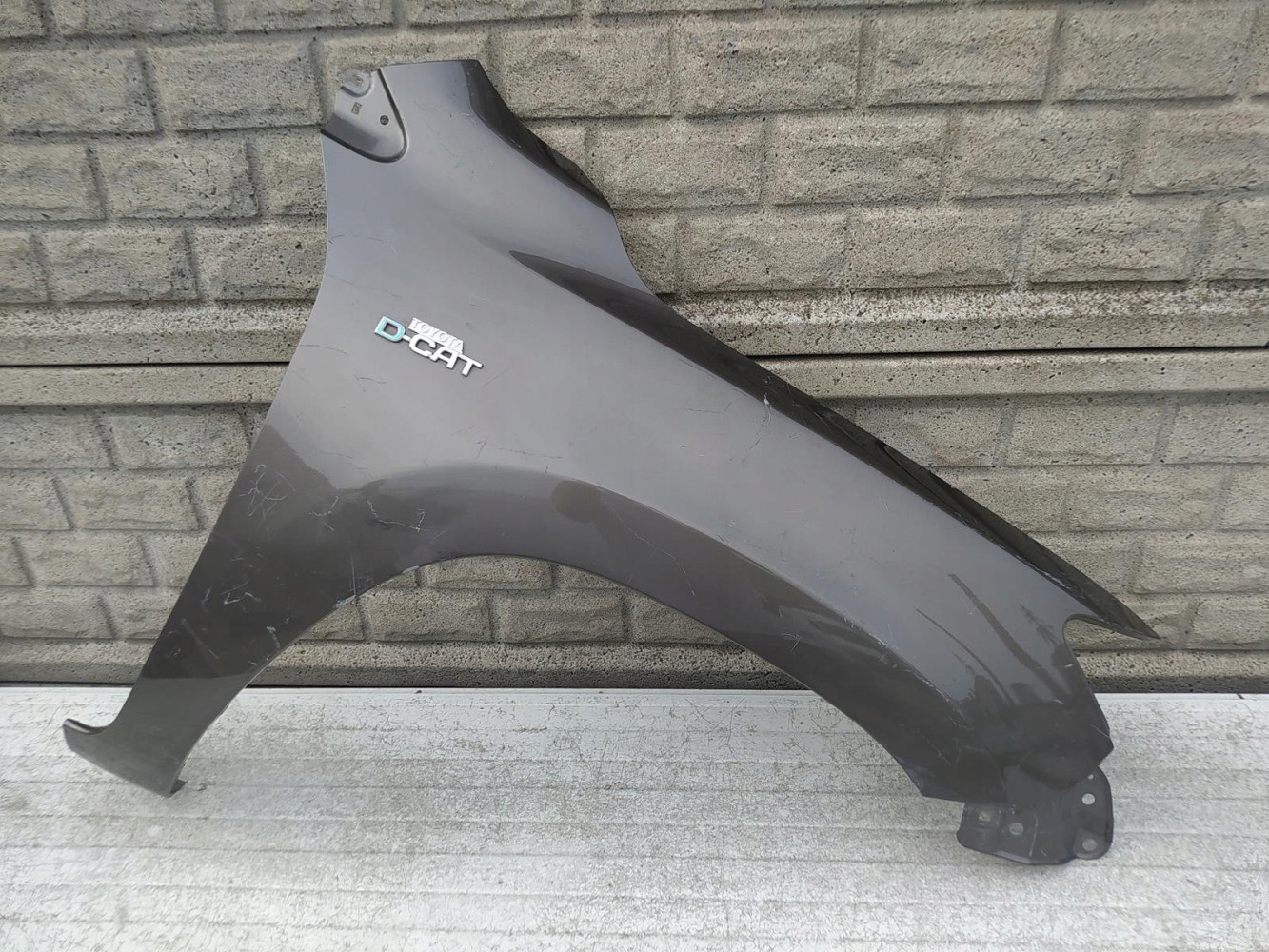 TOYOTA RAV 4 IV LIFT 10-13 BŁOTNIK PRAWY PRZEDNI - (12526637820)