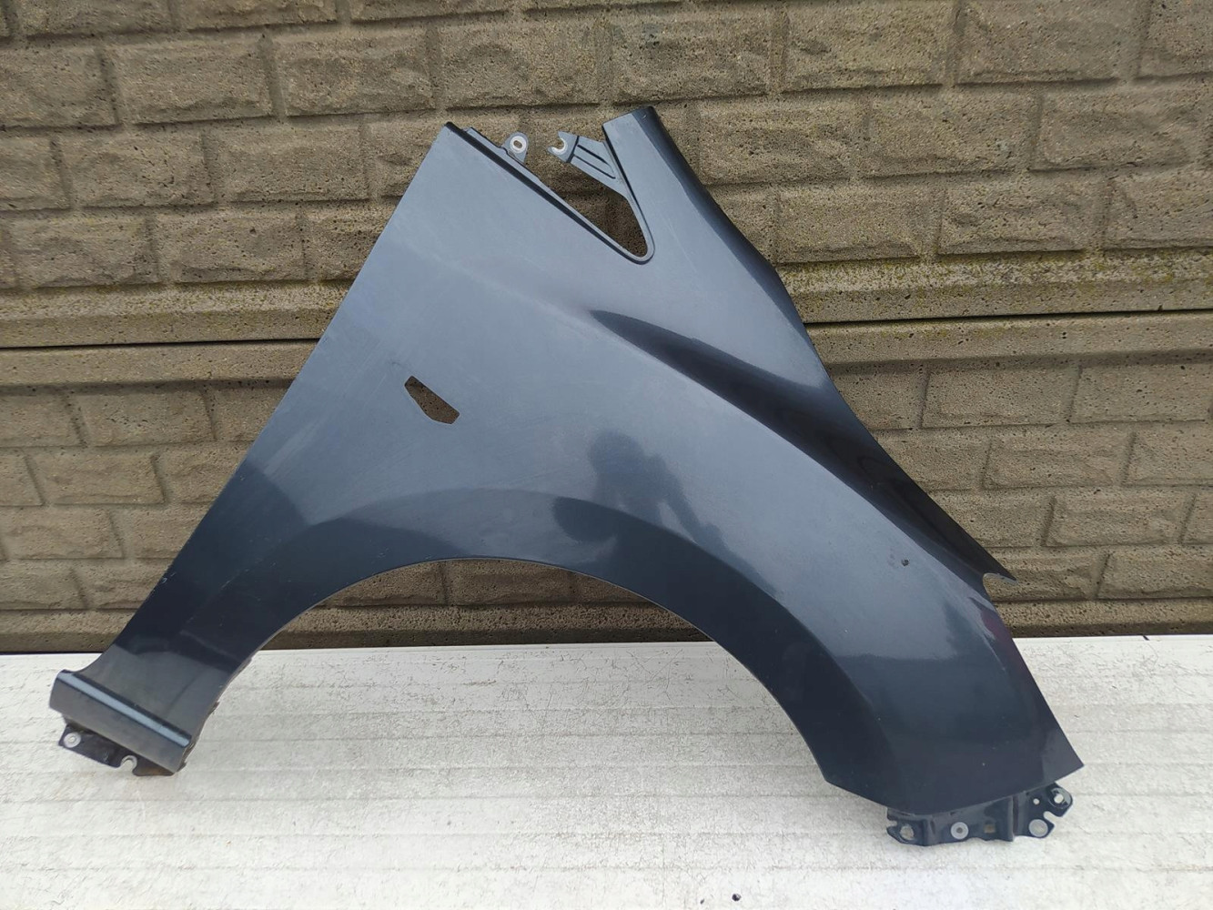 MAZDA 5 V 10-18 BŁOTNIK PRZEDNI PRAWY - (12541109188)