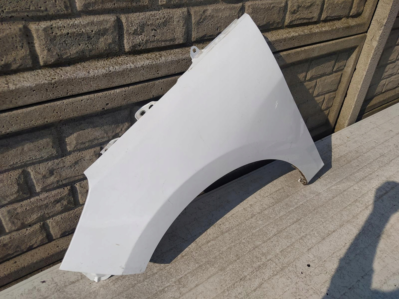 FORD FIESTA Mk8 MK 8 16-22 BŁOTNIK PRZEDNI LEWY - (12550595766)
