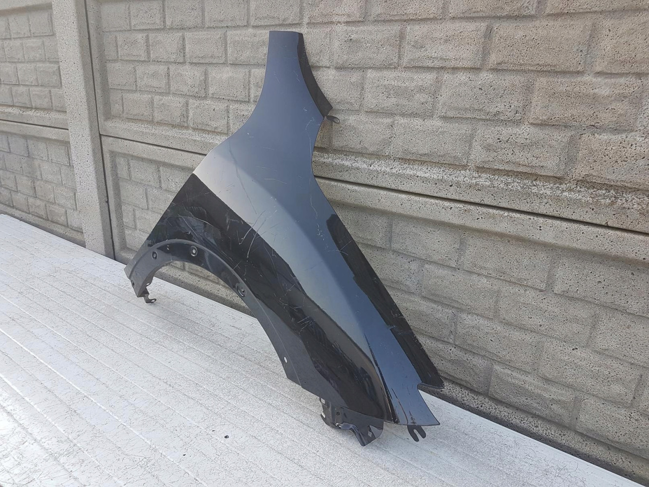 NISSAN JUKE 14-19 LIFT BŁOTNIK PRAWY PRZEDNI - (12561866859)