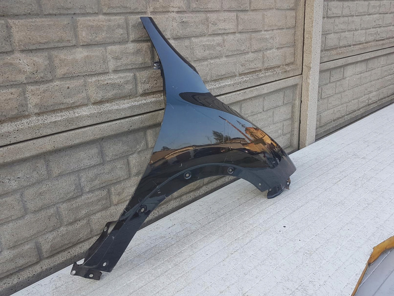NISSAN JUKE 14-19 LIFT BŁOTNIK PRAWY PRZEDNI - (12561866859)