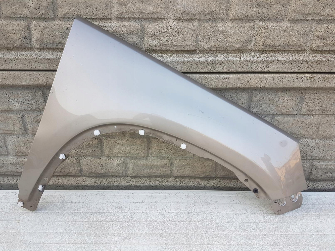 VW TIGUAN 2007-2017 BŁOTNIK PRZEDNI PRAWY - (12561939071)