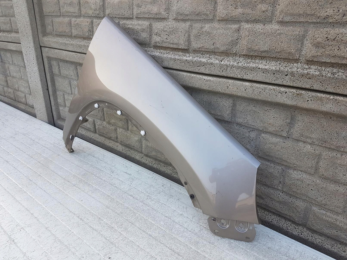 VW TIGUAN 2007-2017 BŁOTNIK PRZEDNI PRAWY - (12561939071)
