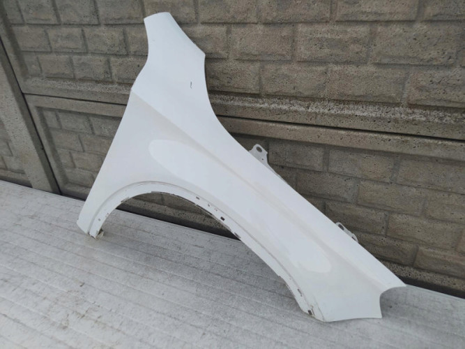 MERCEDES GLA W 156 W156 BŁOTNIK PRZEDNI PRAWY - (12562857240)