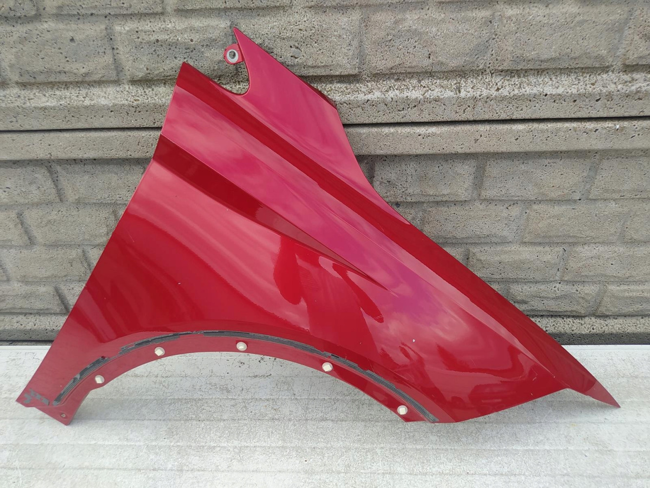 SEAT ARONA BŁOTNIK PRZEDNI PRAWY - (12565108824)