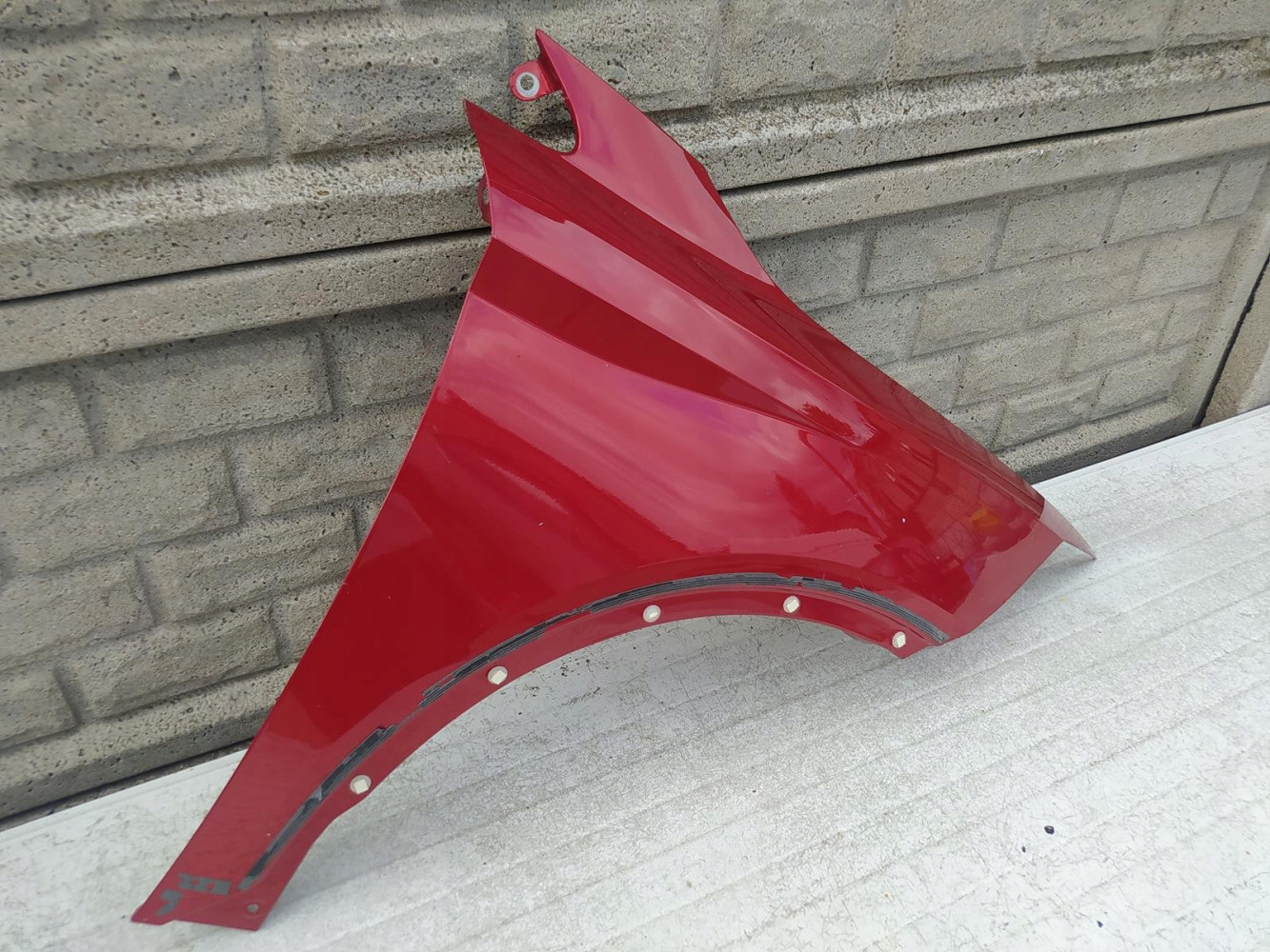SEAT ARONA BŁOTNIK PRZEDNI PRAWY - (12565108824)