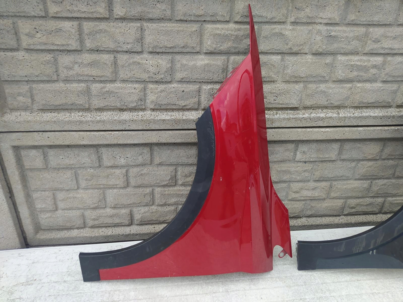 SEAT ARONA BŁOTNIK PRZEDNI LEWY - (12566813612)