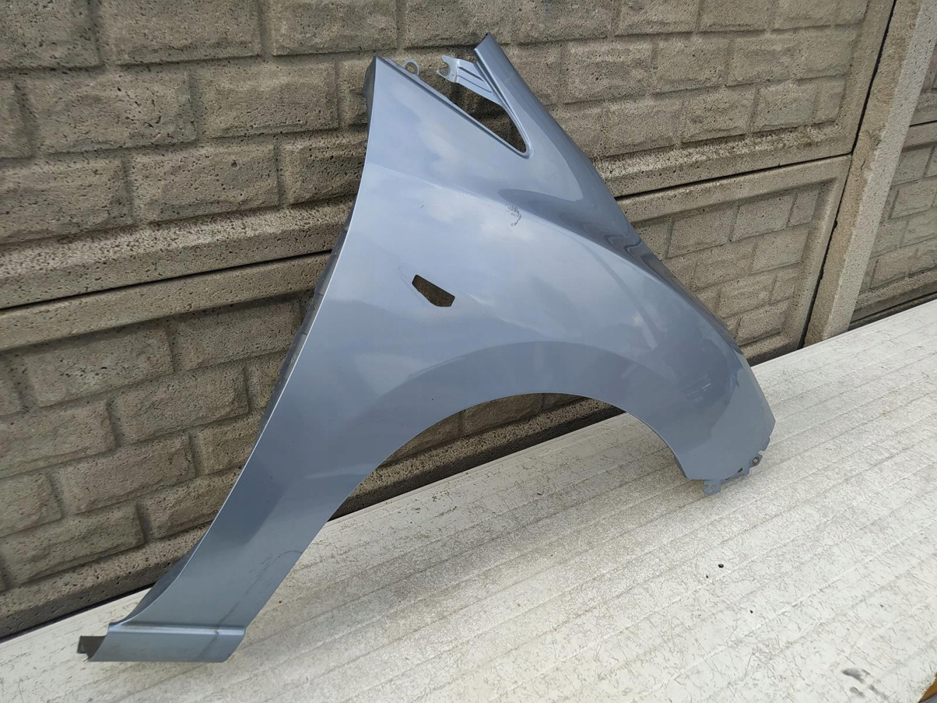 MAZDA 5 V 10-18 BŁOTNIK PRZEDNI PRAWY - (12566900413)