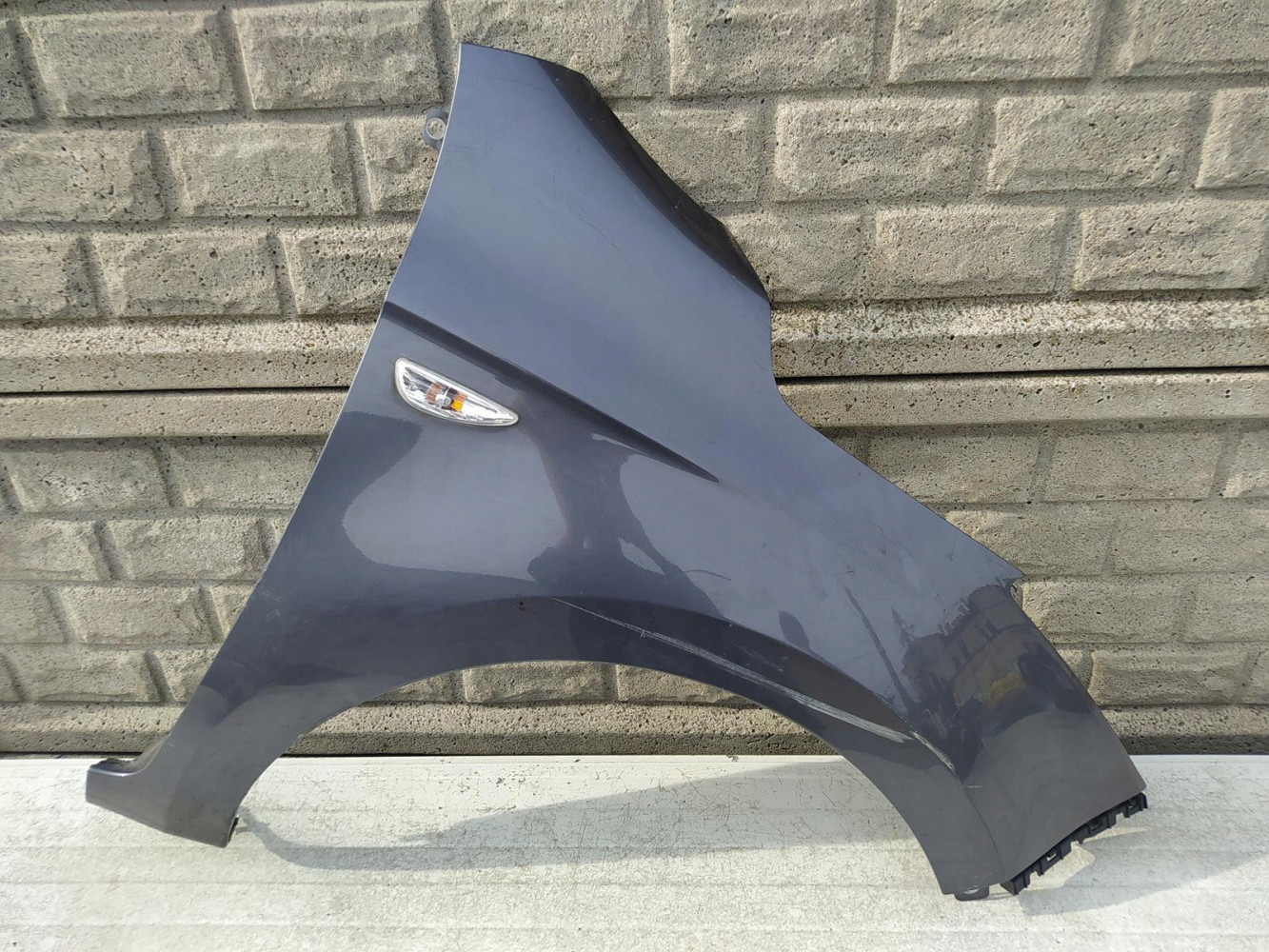 HYUNDAI I20 LIFT KIERUNEK BŁOTNIK PRZEDNI PRAWY - (12568588429)