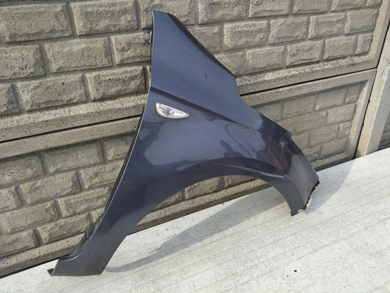 HYUNDAI I20 LIFT KIERUNEK BŁOTNIK PRZEDNI PRAWY - (12568588429)