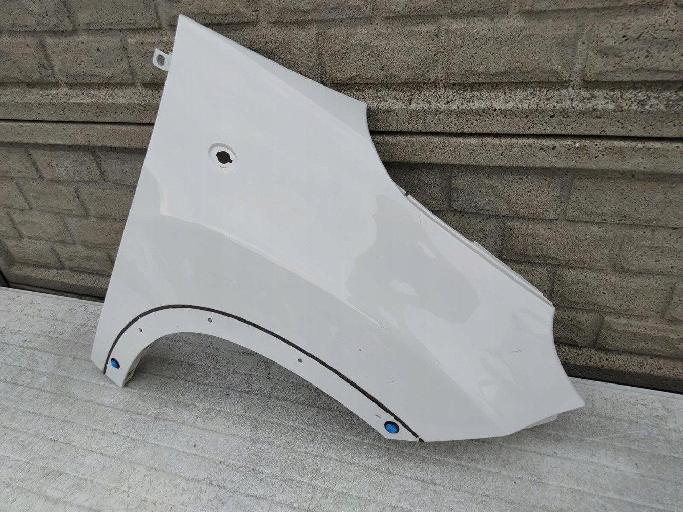 FIAT 500L TREKKING BŁOTNIK PRZEDNI PRAWY - (12600936065)