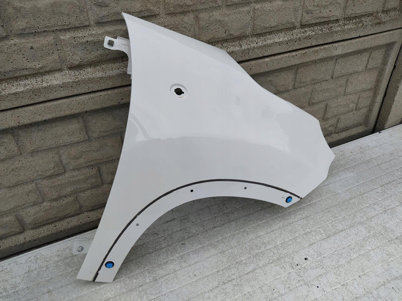FIAT 500L TREKKING BŁOTNIK PRZEDNI PRAWY - (12600936065)