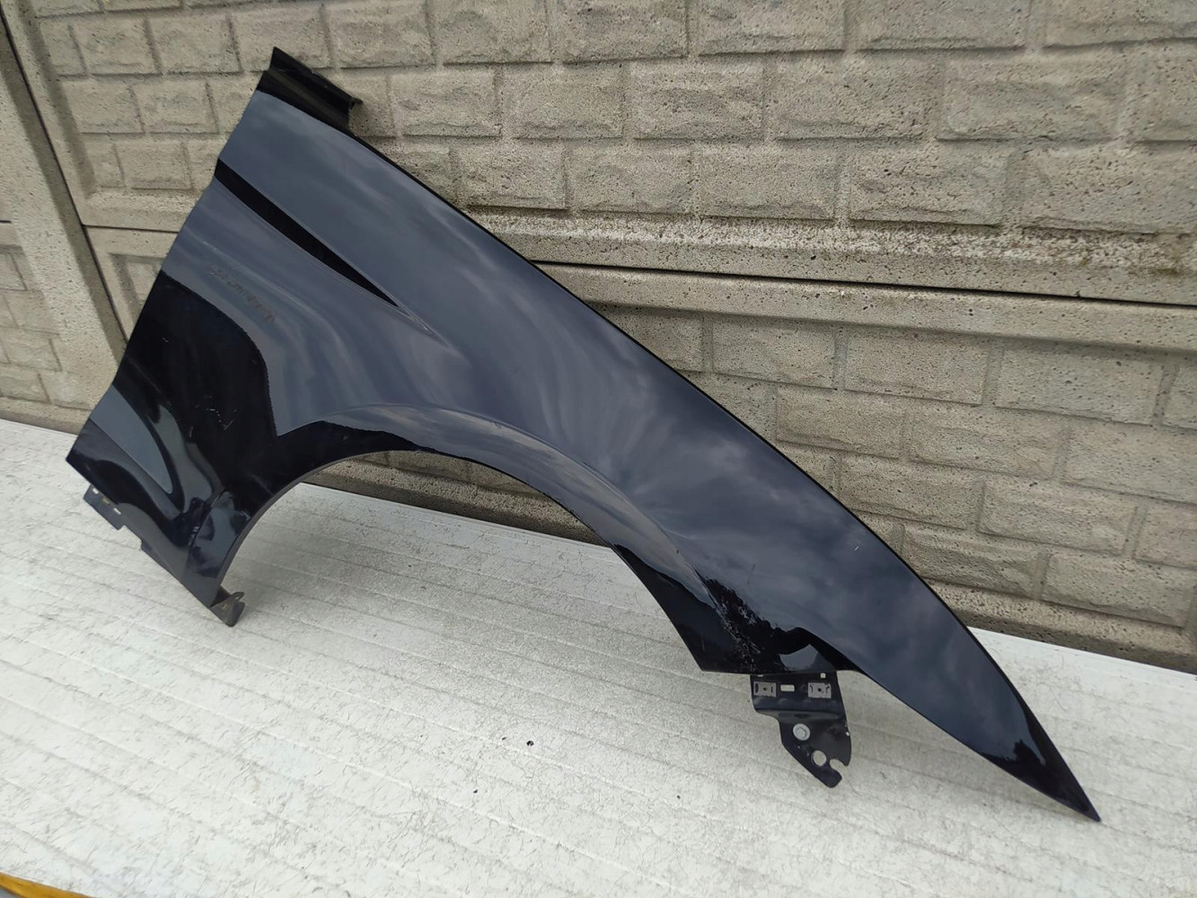 FORD MUSTANG VI 14 - 18 BŁOTNIK PRAWY PRZEDNI - (12604942653)
