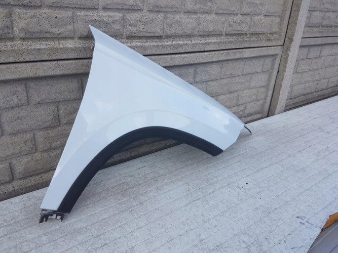 SEAT ATECA 2016 - 2022 BŁOTNIK PRZEDNI PRAWY - (12605495160)