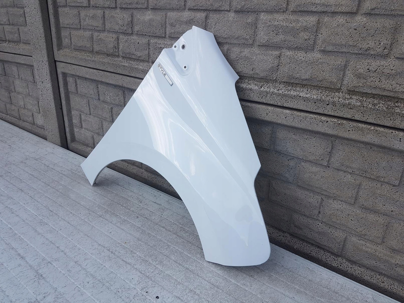 PEUGEOT 208 11-17 BŁOTNIK PRAWY PRZEDNI - (12605505979)