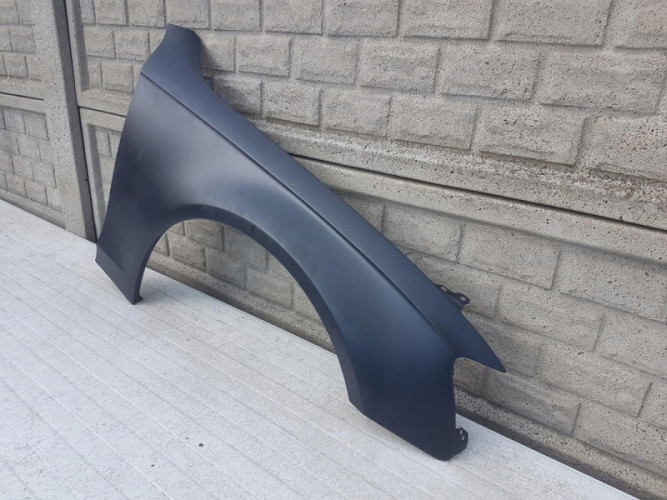 AUDI A4 B8 09-12 PRZED LIFTEM BŁOTNIK PRAWY - (12605516085)