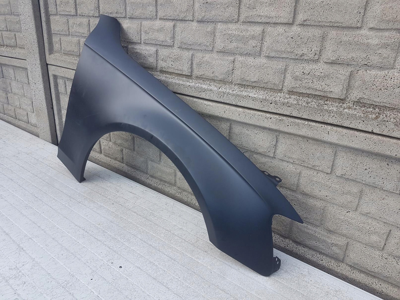 AUDI A4 B8 09-12 PRZED LIFTEM BŁOTNIK PRAWY - (12605516085)