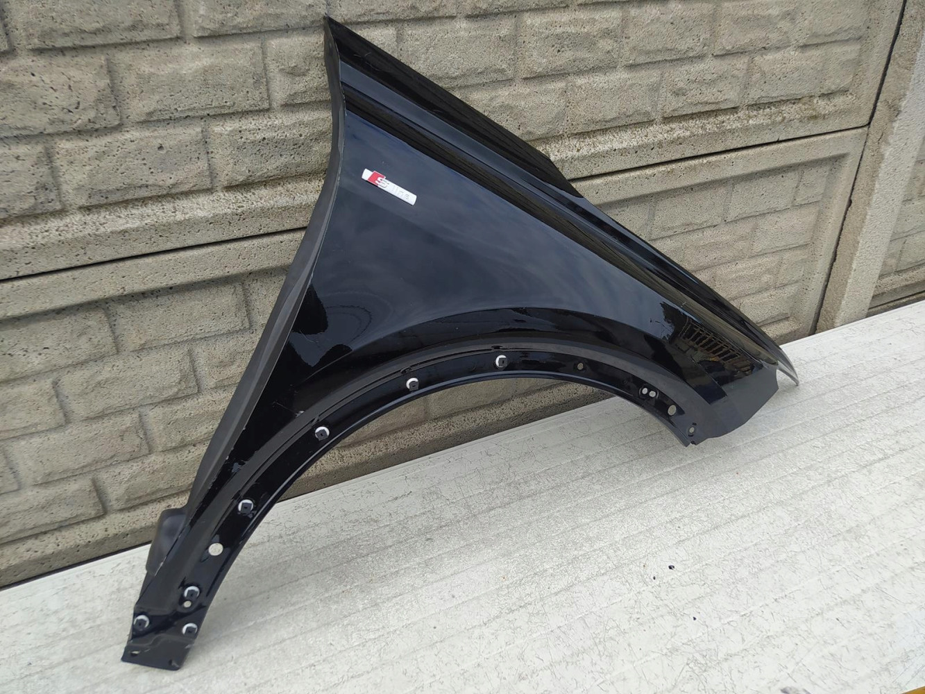 AUDI Q4 BŁOTNIK PRZEDNI PRAWY - (12614766868)