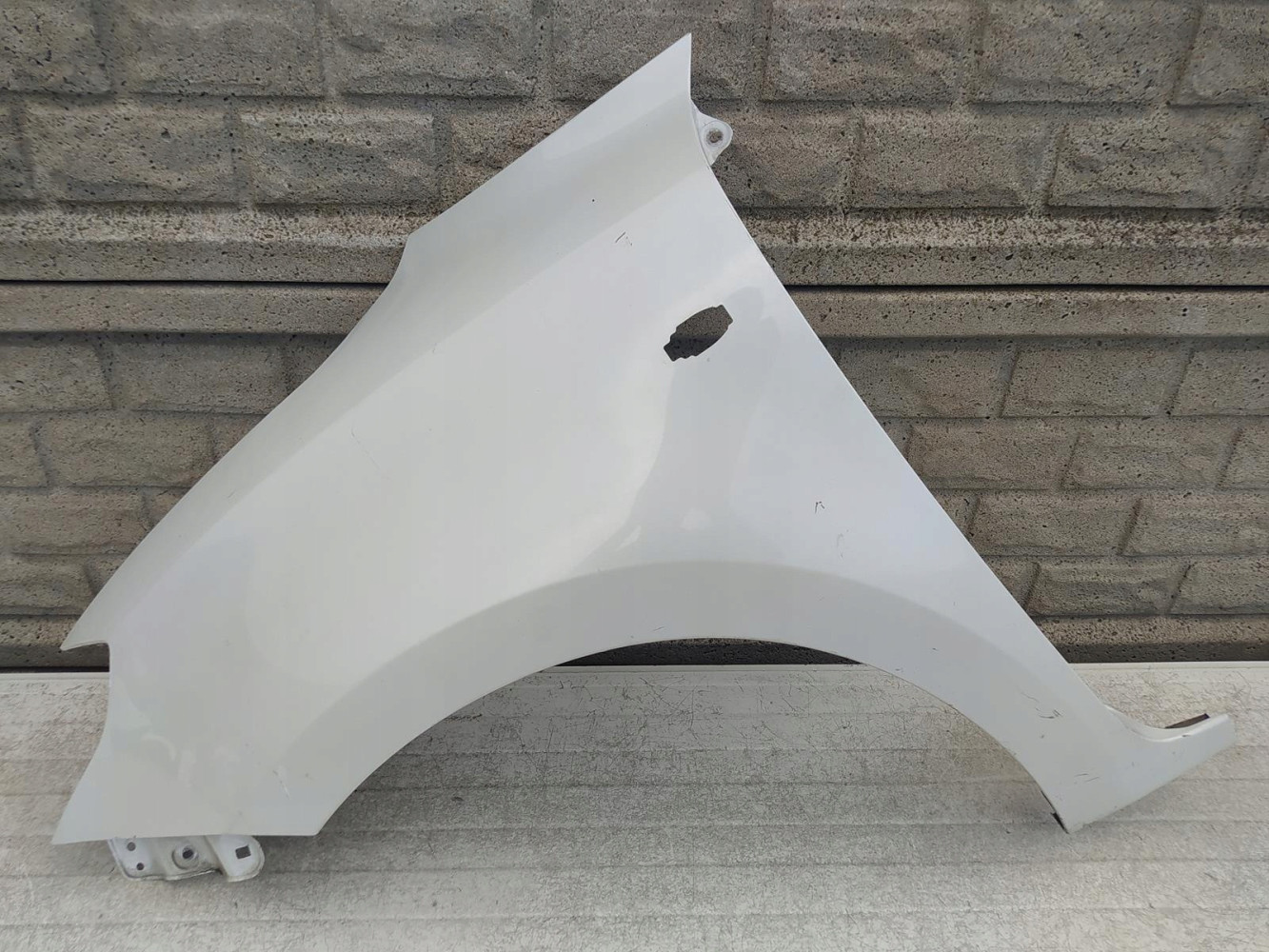 SUZUKI SWIFT MK8 17-22 BŁOTNIK PRZEDNI LEWY - (12624410297)