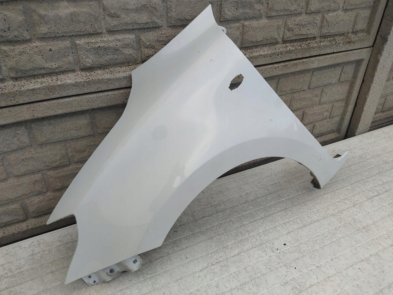 SUZUKI SWIFT MK8 17-22 BŁOTNIK PRZEDNI LEWY - (12624410297)