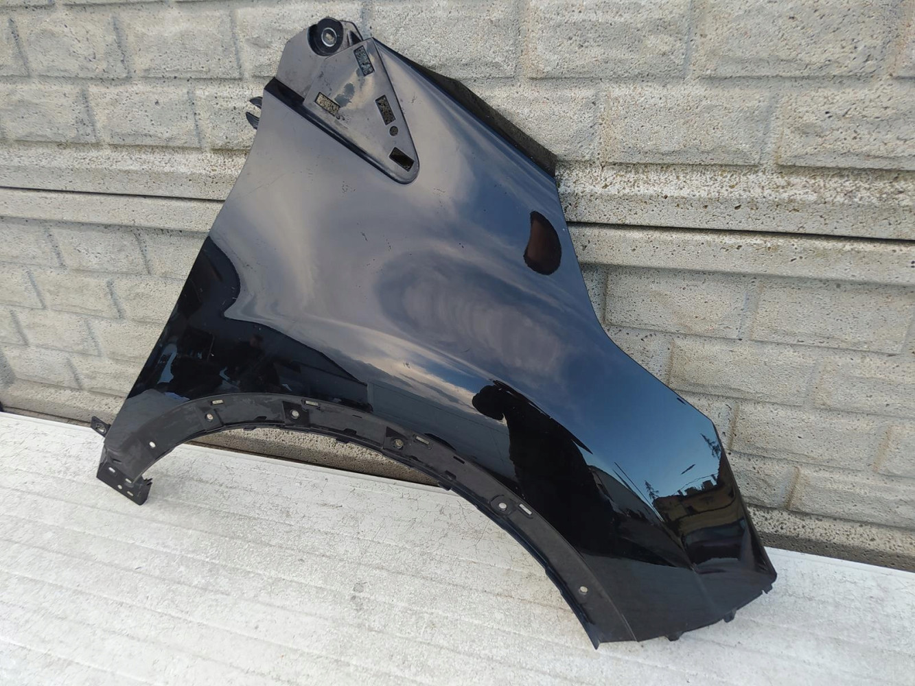 RENAULT CAPTUR 13-18 BŁOTNIK PRZEDNI PRAWY - (12641987599)