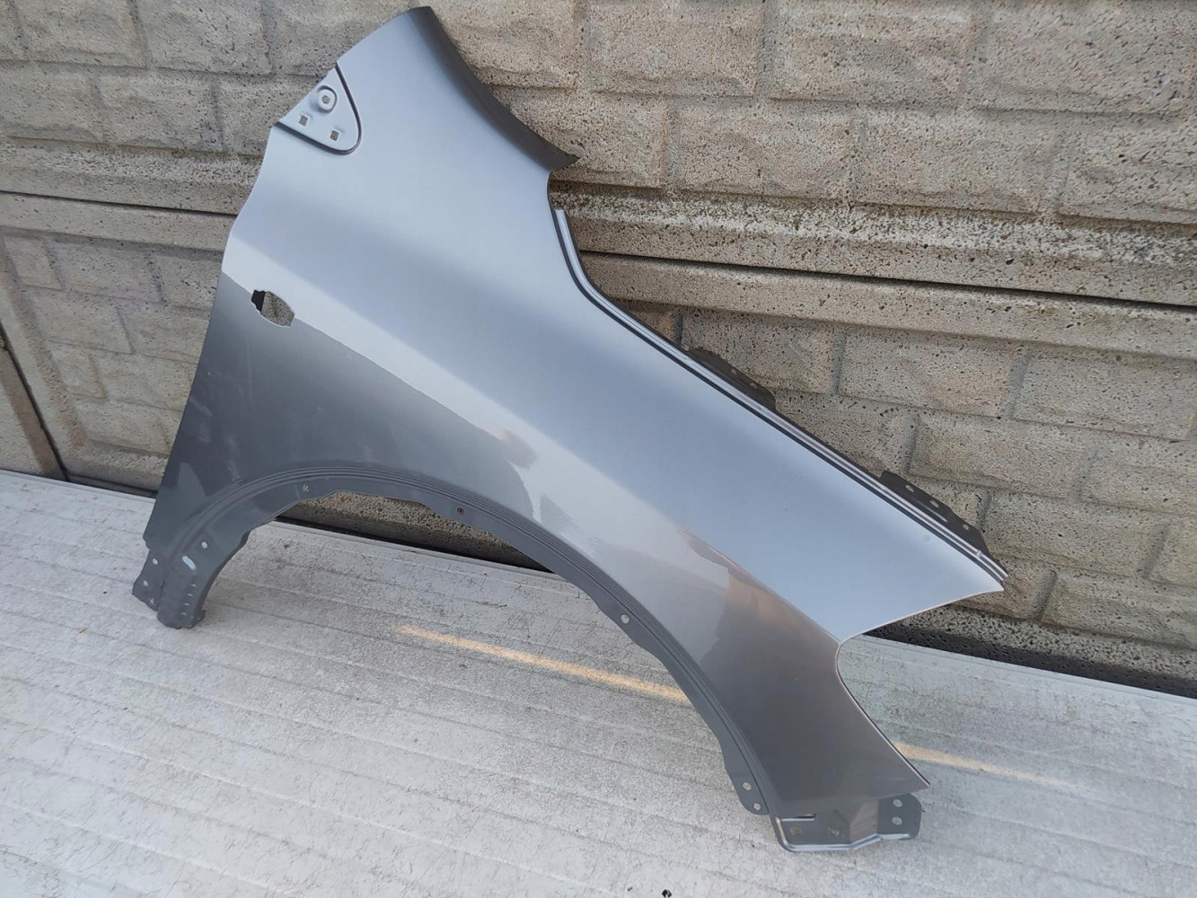 SUZUKI SX4 S CROSS 14-20 BŁOTNIK PRZEDNI PRAWY - (12650587986)