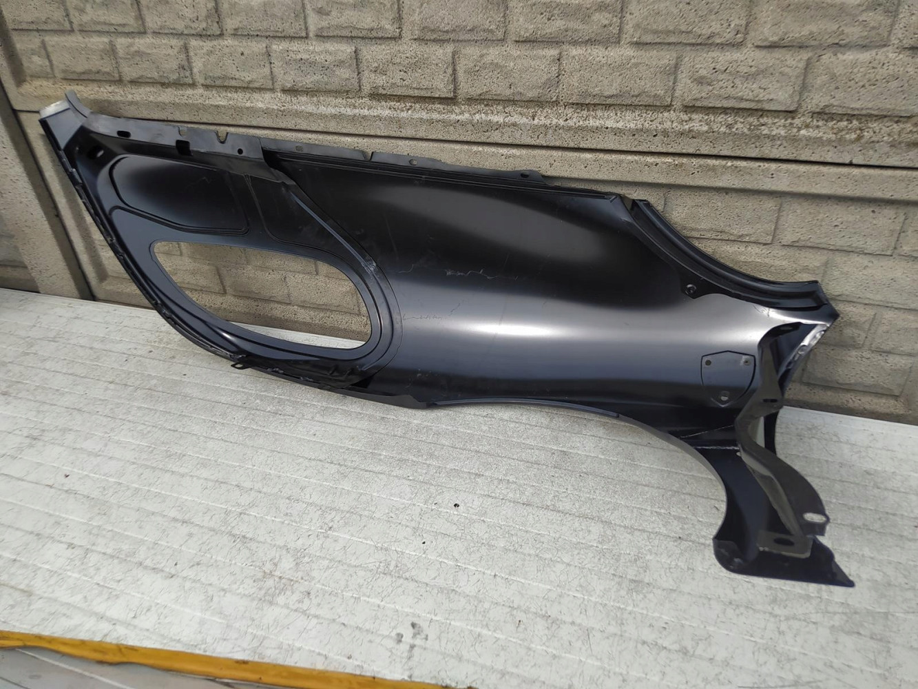 FERRARI F430 SCUDERIA SPIDER 80556211 BŁOTNIK PRAWY NOWY - (12650603024)