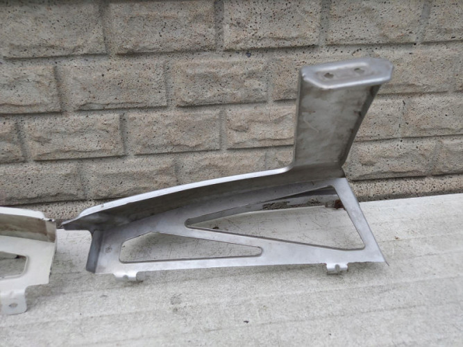 VW CRAFTER 2E0 LISTWA POD LAMPE PRAWY LEWY PRZÓD - (12654682909)