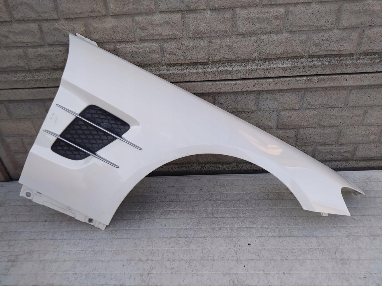 MERCEDES SL W231 R231 LIFT BŁOTNIK PRAWY - (12667947621)