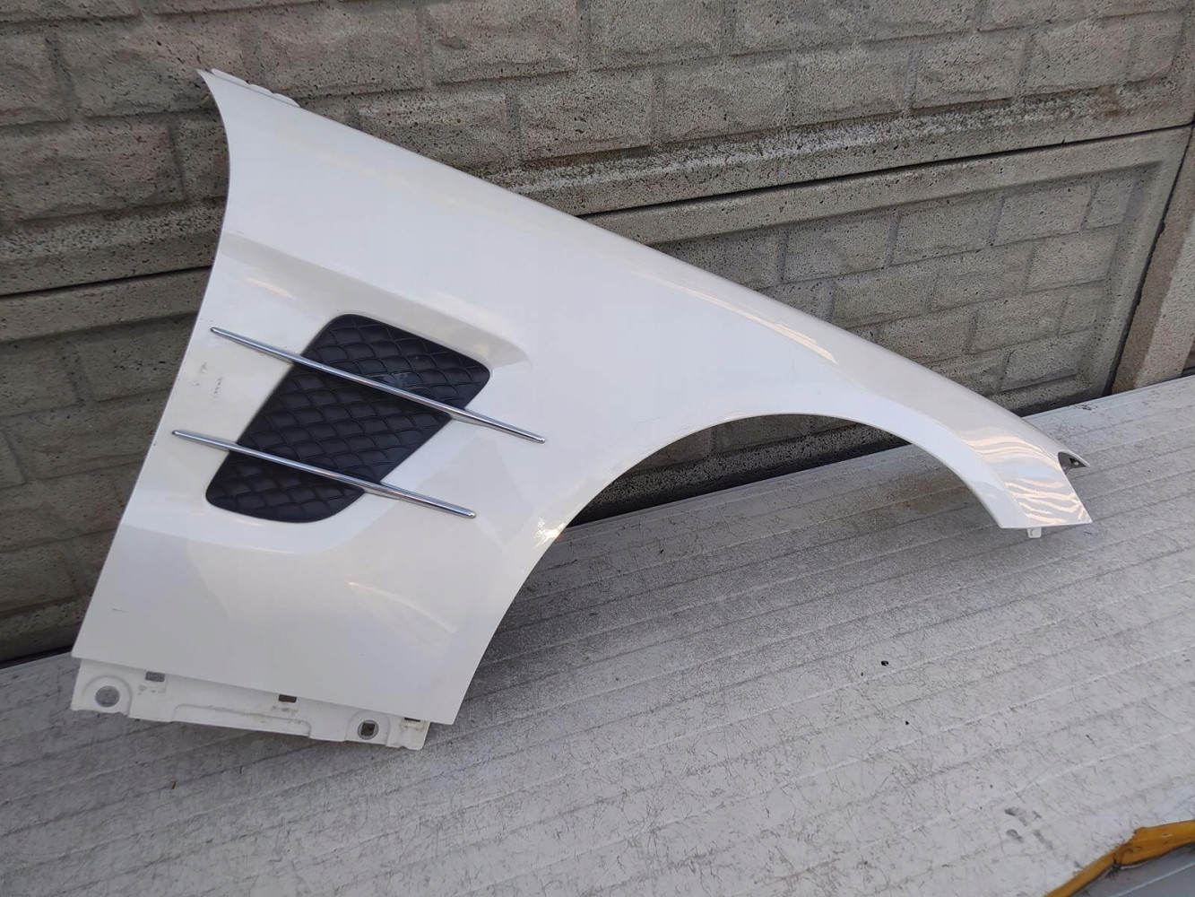 MERCEDES SL W231 R231 LIFT BŁOTNIK PRAWY - (12667947621)
