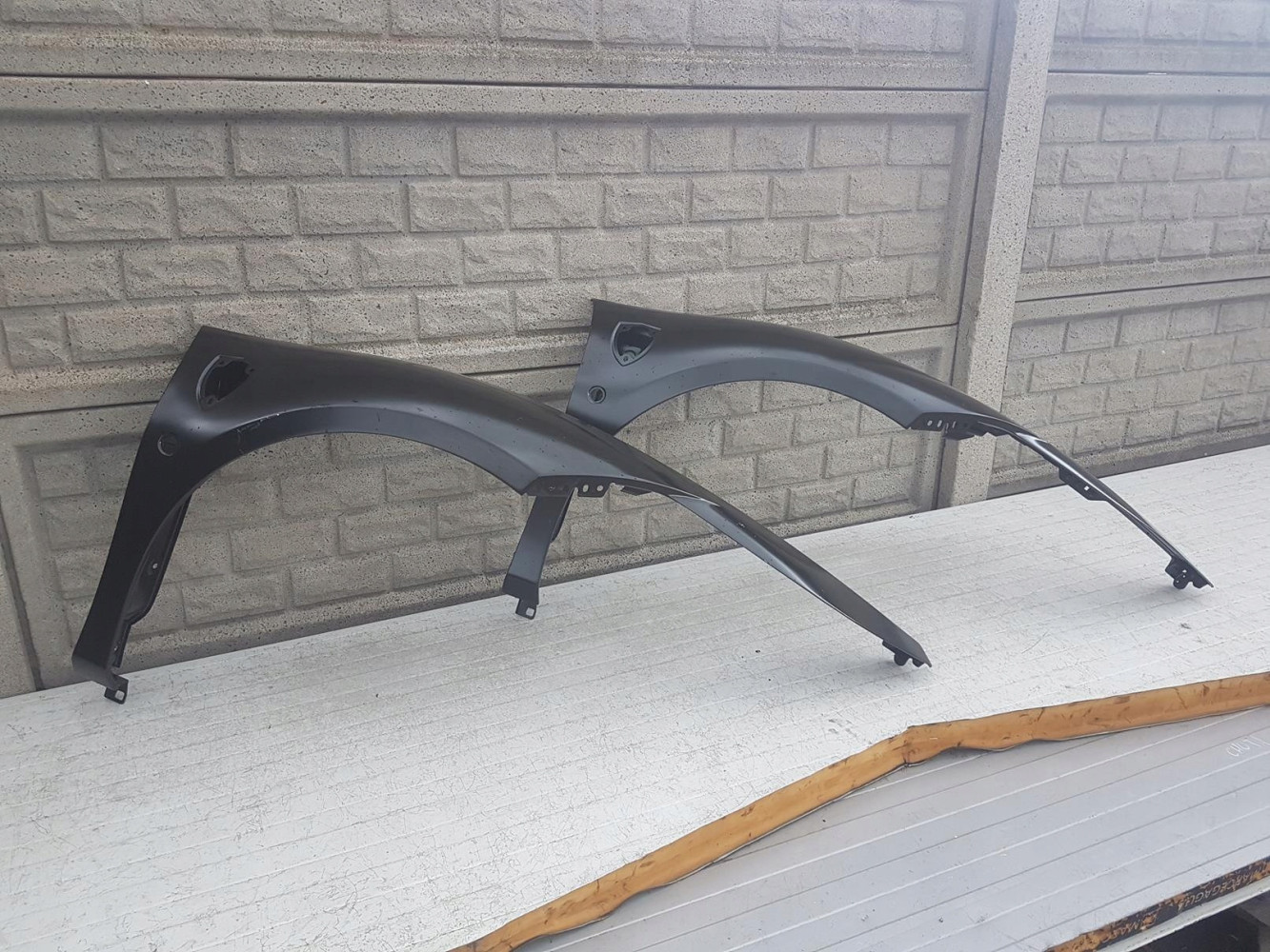 FERRARI F8 TRIBUTO 985852654 BŁOTNIK PRAWY PRZEDNI - (12678410224)