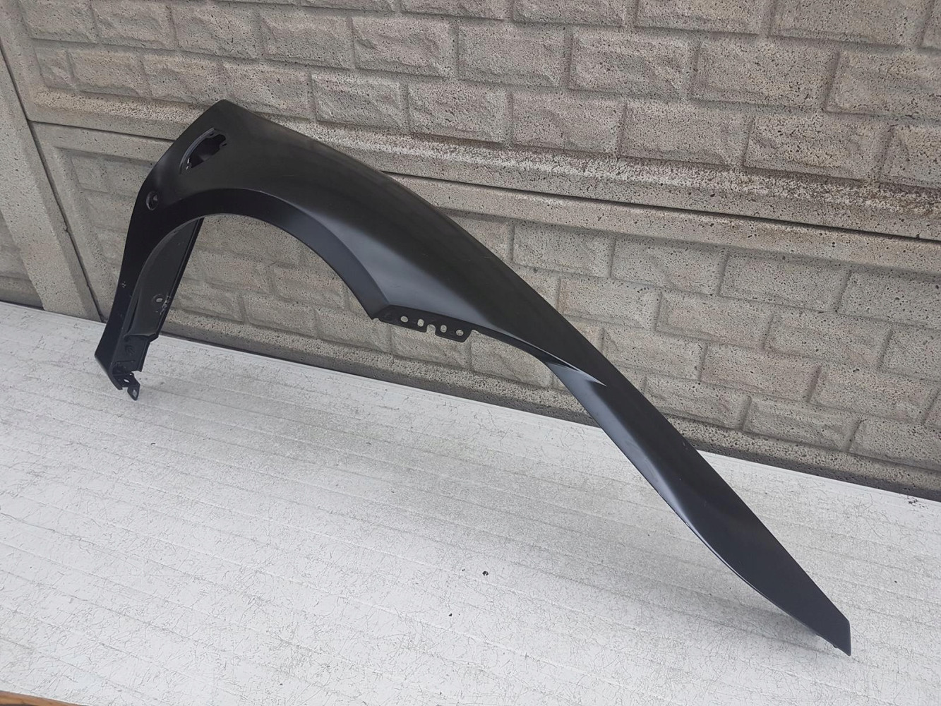 FERRARI F8 TRIBUTO 985852654 BŁOTNIK PRAWY PRZEDNI - (12678410224)