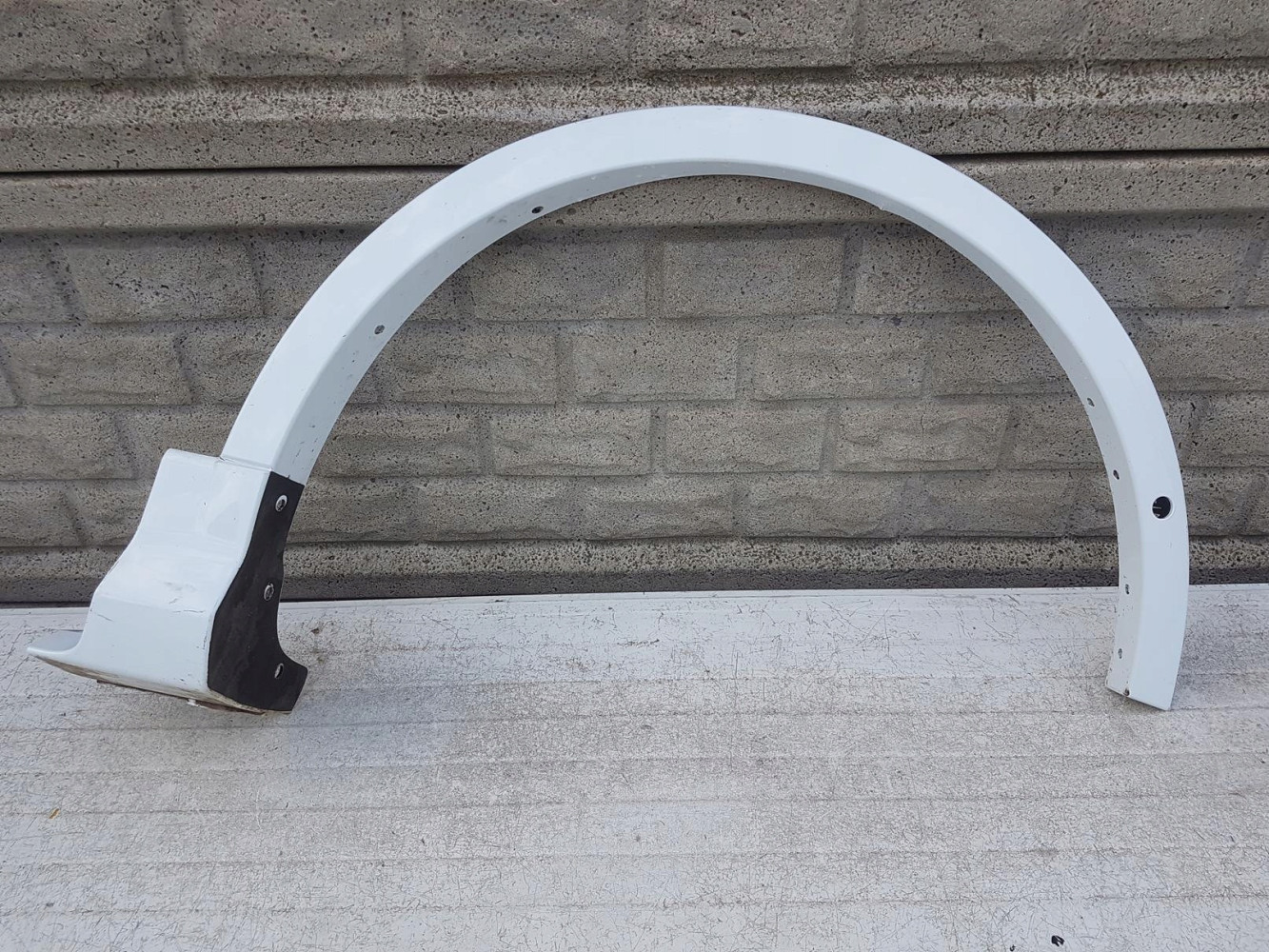 Listwa błotnika przedniego prawa FORD KUGA MK2 - (12683611113)