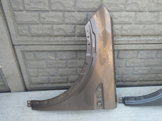 LAND ROVER DISCOVERY SPORT BŁOTNIK PRZEDNI LEWY - (12690399474)