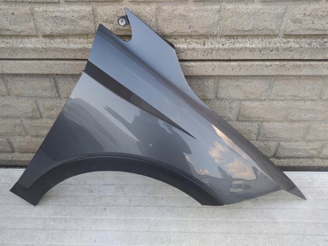 SEAT ARONA BŁOTNIK PRZEDNI PRAWY - (12690403391)
