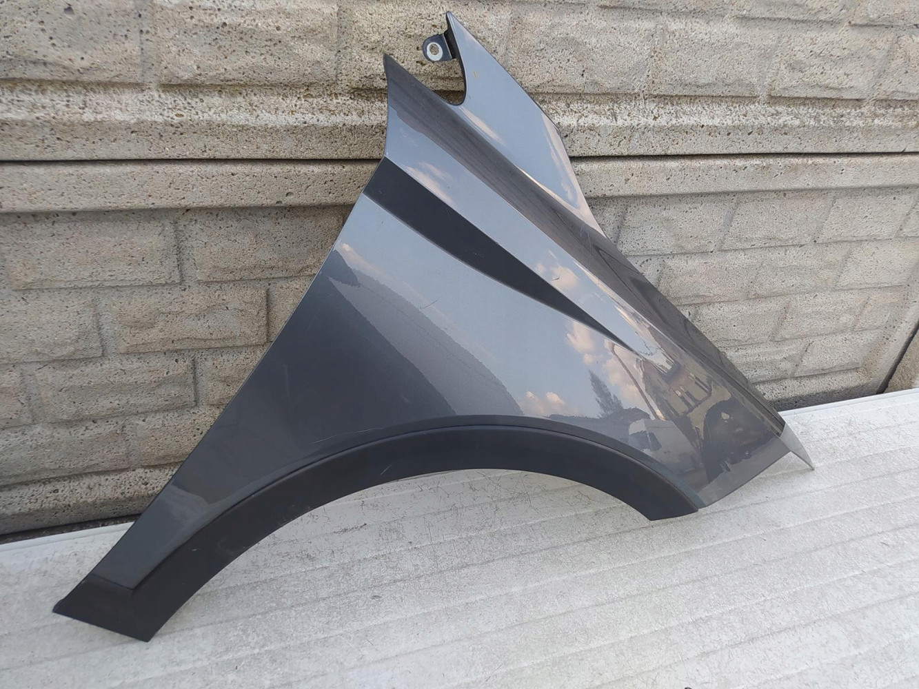 SEAT ARONA BŁOTNIK PRZEDNI PRAWY - (12690403391)