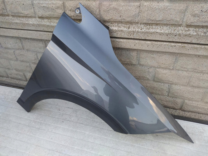 SEAT ARONA BŁOTNIK PRZEDNI PRAWY - (12690403391)