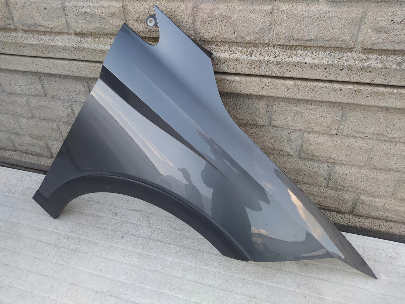 SEAT ARONA BŁOTNIK PRZEDNI PRAWY - (12690403391)