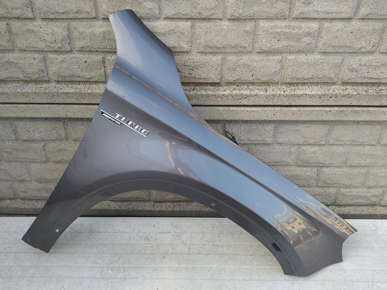 MERCEDES GLA W 156 W156 BŁOTNIK PRZEDNI PRAWY - (12698511908)