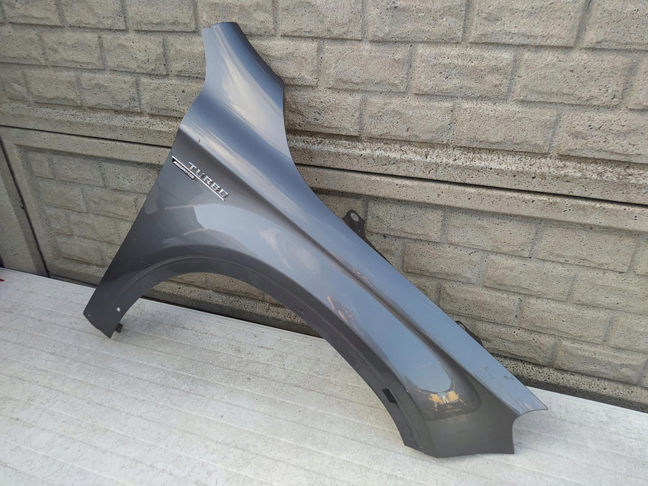 MERCEDES GLA W 156 W156 BŁOTNIK PRZEDNI PRAWY - (12698511908)