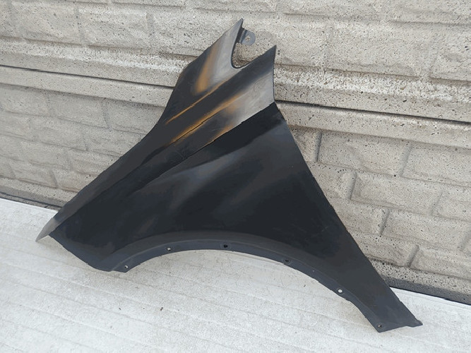 SEAT ARONA BŁOTNIK PRZEDNI LEWY N.O - (12737708739)