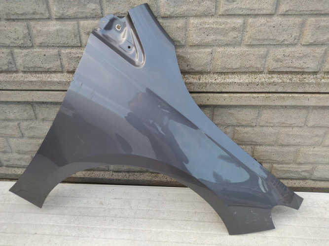 MERCEDES B-KLASA W247 W 247 BŁOTNIK PRAWY PRZEDNI - (12756876332)