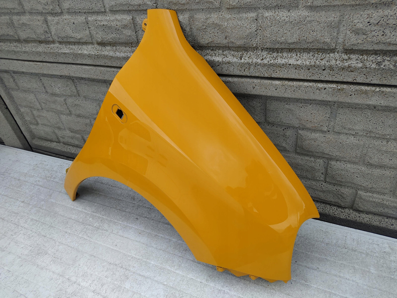 RENAULT TWINGO 3 14-21 BŁOTNIK PRZEDNI PRAWY - (12788839398)