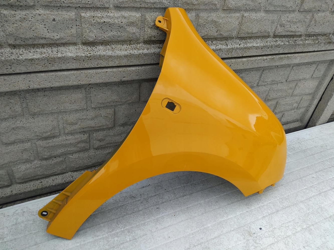 RENAULT TWINGO 3 14-21 BŁOTNIK PRZEDNI PRAWY - (12788839398)