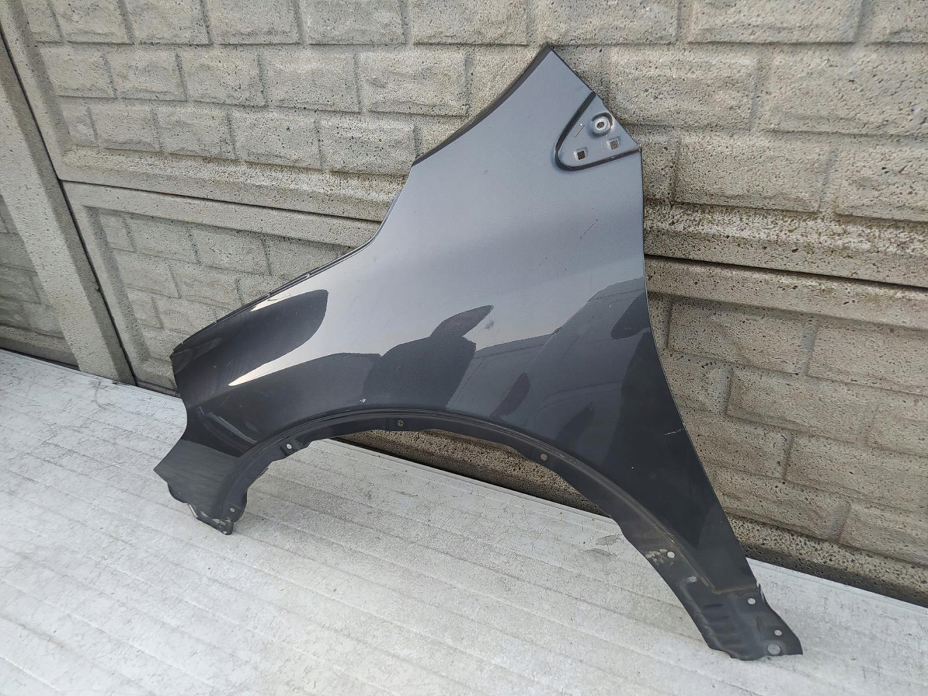 SUZUKI SX4 S CROSS 14-20 BŁOTNIK LEWY PRZEDNI - (12822279428)