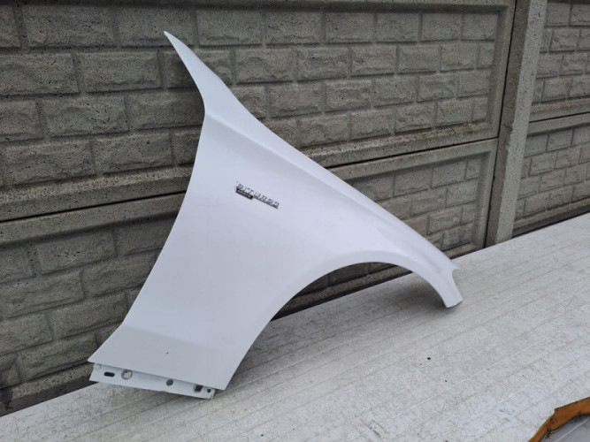 MERCEDES C KLASA W205 14-20 BŁOTNIK PRAWY PRZEDNI - (12889894513)