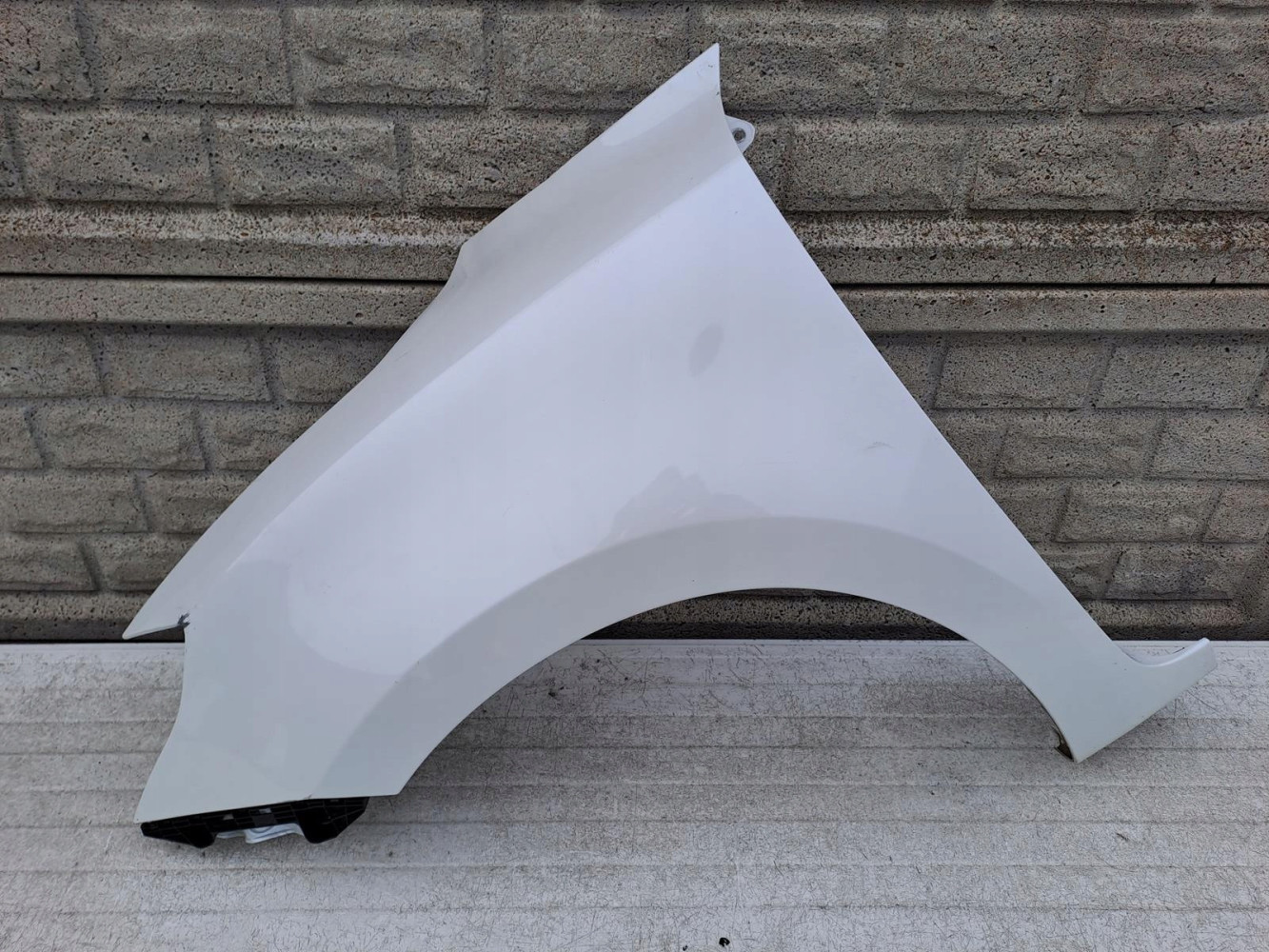 SUZUKI SWIFT MK8 17-22 BŁOTNIK PRZEDNI LEWY - (12913490378)