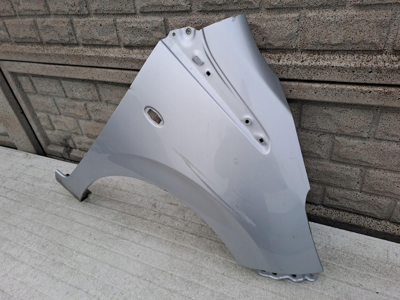 PEUGEOT 108 2014-2021 BŁOTNIK PRAWY PRZEDNI - (12913509667)