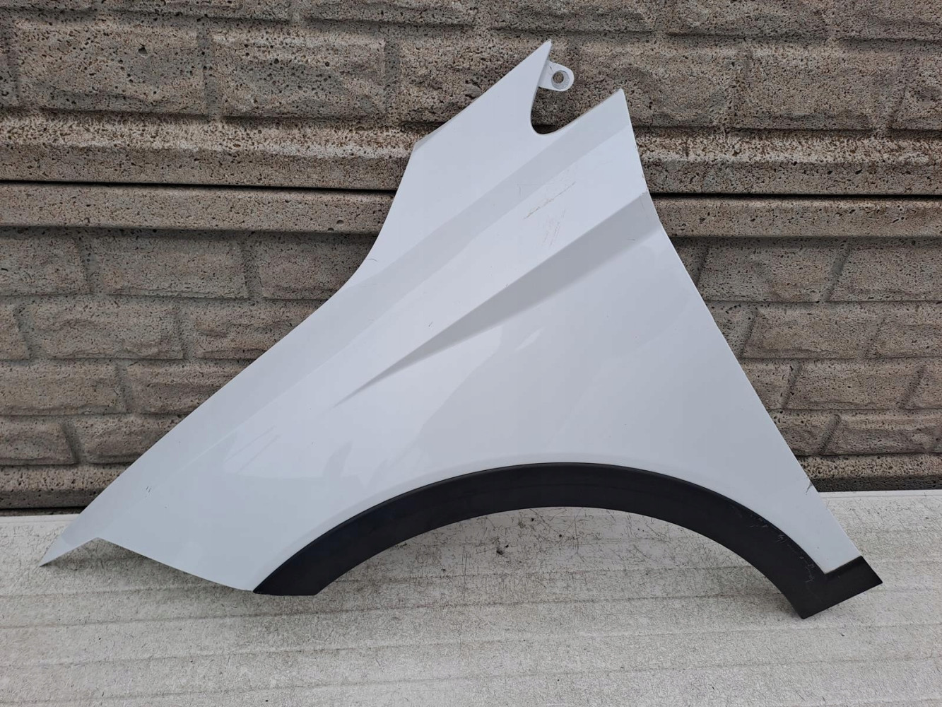 SEAT ARONA BŁOTNIK PRZEDNI LEWY - (12927623893)